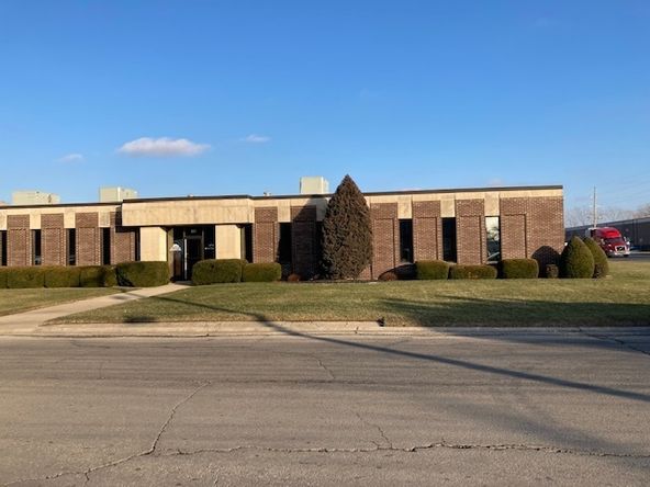 Pet Supply Imports Inc.: 16975 Westview Ave, South Holland, IL 60473